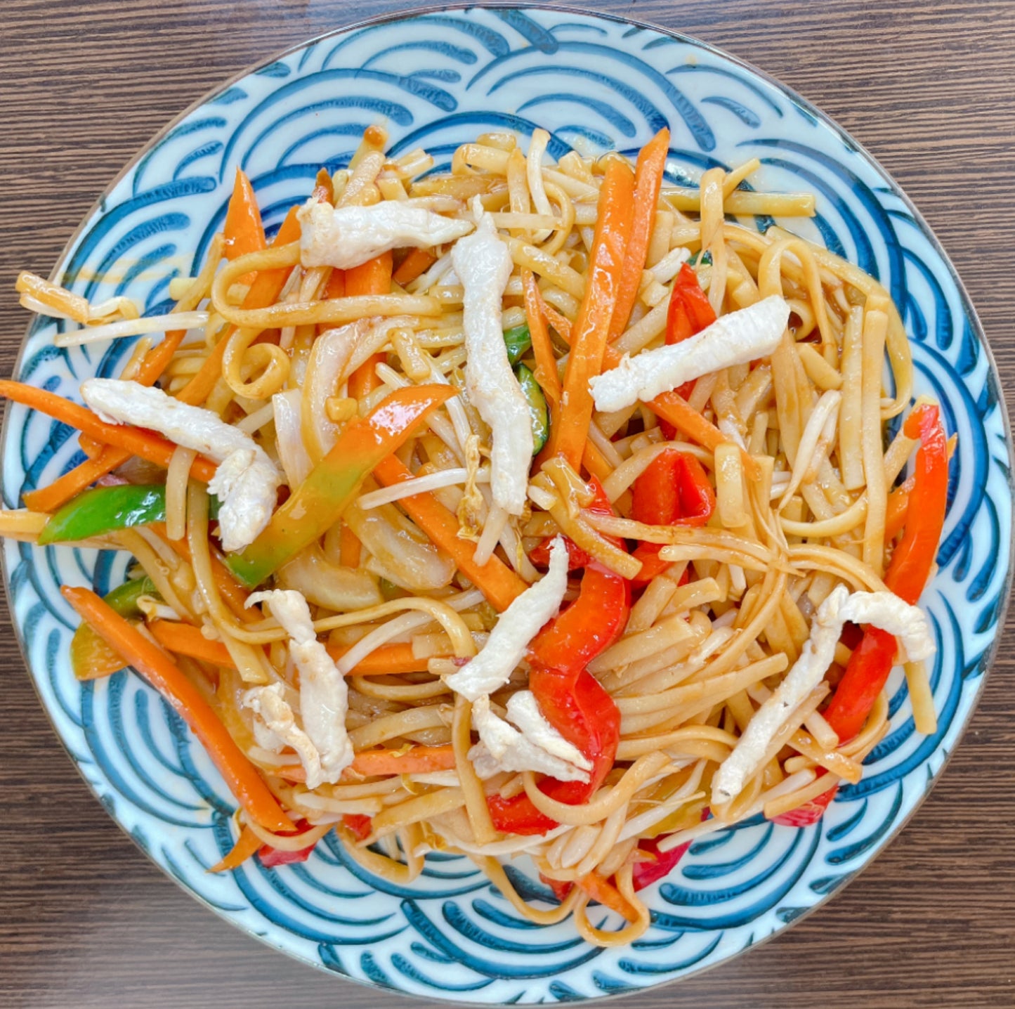 №76 TALLARIN CON POLLO