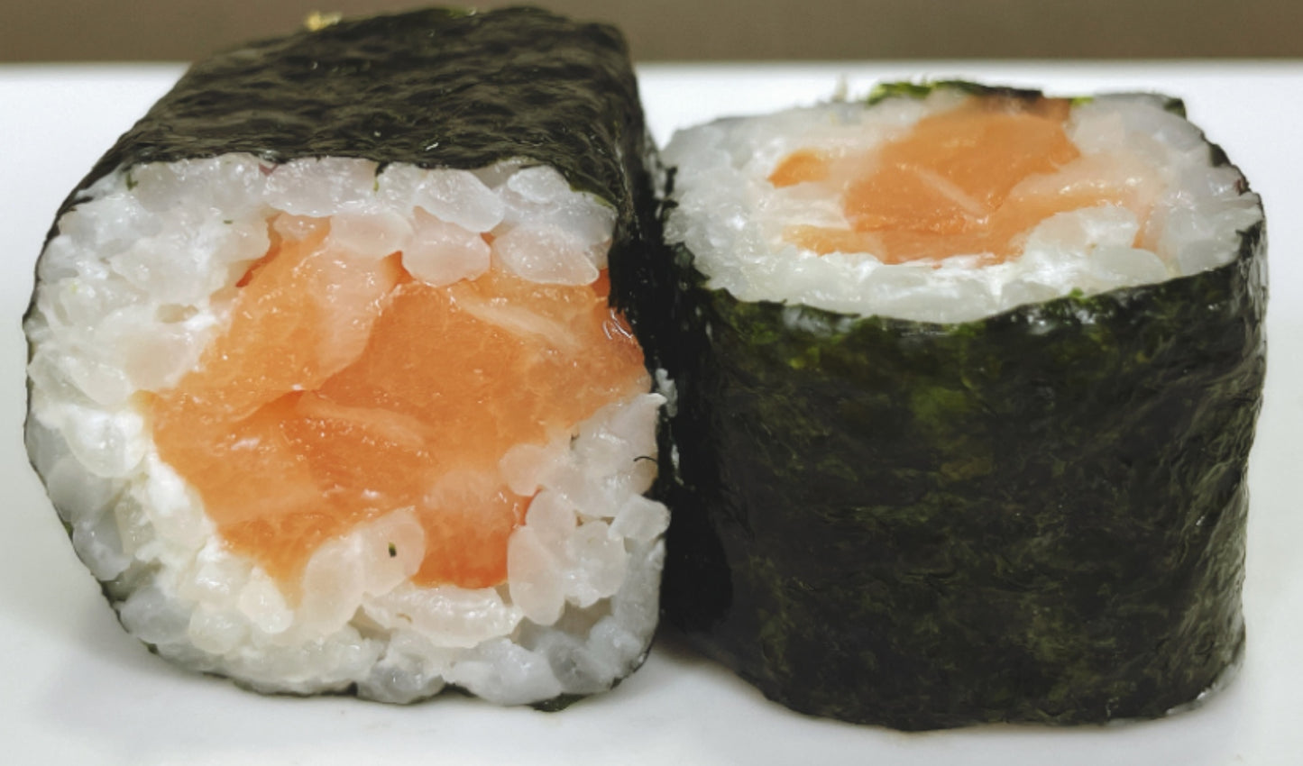 №211-MAKI SALMÓN CON QUESO(8ud)