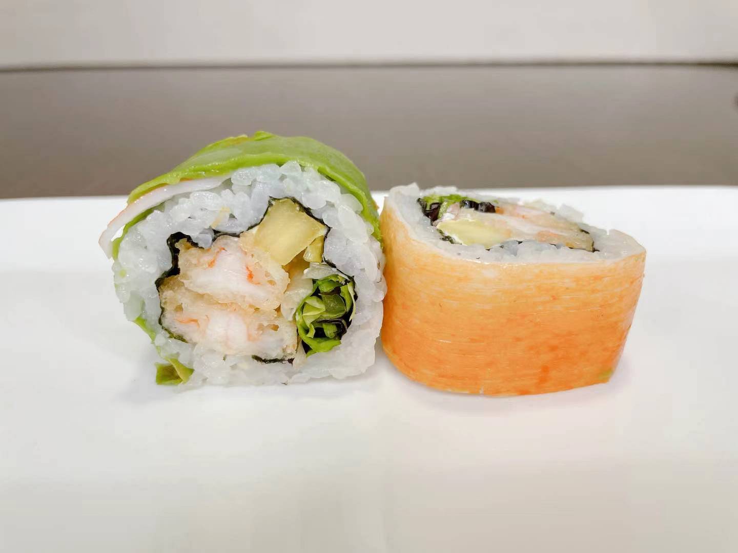 №223-URAMAKI TUNA SPICY(8UD)