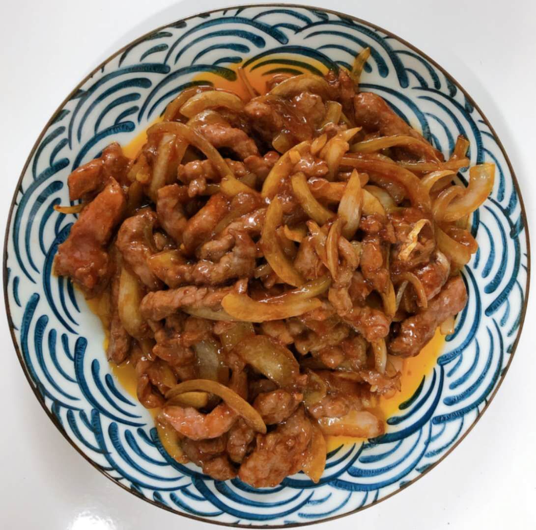 №141 TERNERA CON CEBOLLA