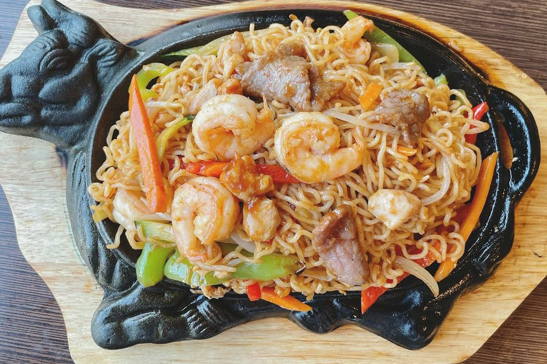 №83-YAKISOBA TRES DELICIAS